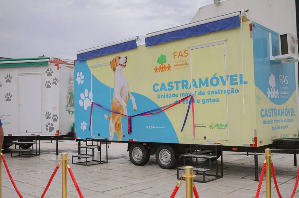 Veículo intitulado 'castramóvel', faz parte do projeto “Apoio à formulação, implementação e execução da Política Estadual do Bem-Estar Animal e da Fauna Doméstica”, promovido por meio da parceria entre a Fundação Amazônia Sustentável (FAS) e a Secretaria de Estado do Meio Ambiente (Sema), em Manaus.
